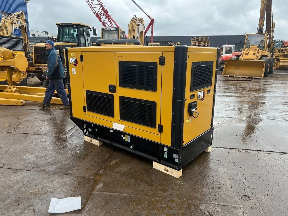 CAT DE 88 E0 (80KVA 64KW) new unused - Генераторска поставка: слика 4 CAT DE 88 E0 (80KVA 64KW) new unused - Генераторска поставка: слика 4
