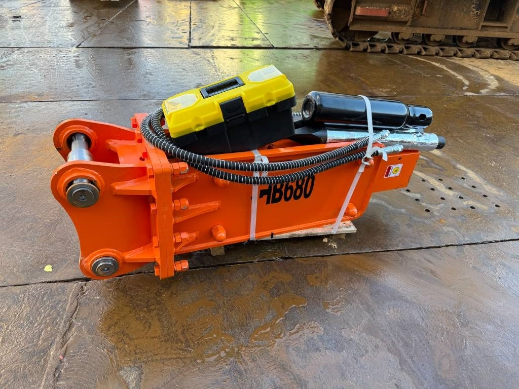 HB 680 hammer 4.5/6 ton - Хидрауличен чекан за Градежна машина: слика 3 HB 680 hammer 4.5/6 ton - Хидрауличен чекан за Градежна машина: слика 3