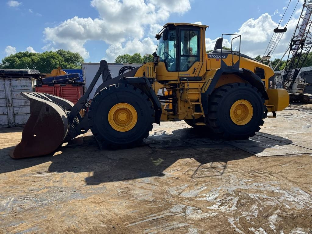 Volvo L 220 H ( WITH NEW TYRES ) - Натоварувач на тркала: слика 1 Volvo L 220 H ( WITH NEW TYRES ) - Натоварувач на тркала: слика 1