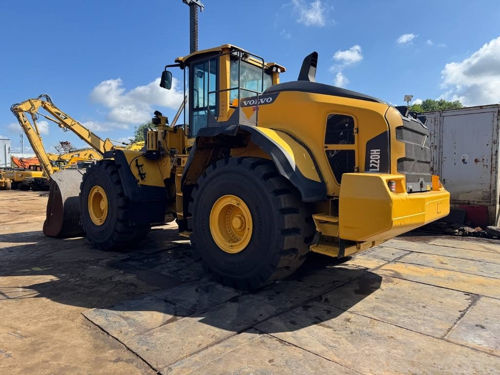 Volvo L 220 H ( WITH NEW TYRES ) - Натоварувач на тркала: слика 3 Volvo L 220 H ( WITH NEW TYRES ) - Натоварувач на тркала: слика 3