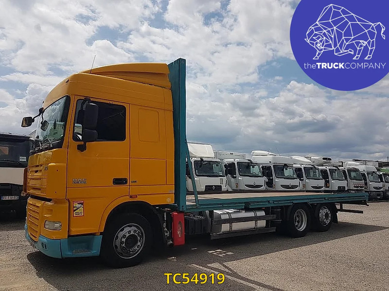 DAF XF 105 410 - Камион со платформа: слика 1 DAF XF 105 410 - Камион со платформа: слика 1