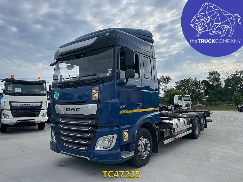 DAF XF Euro6 480 - Транспортер на контејнер/ Камион со променливо тело: слика 1 DAF XF Euro6 480 - Транспортер на контејнер/ Камион со променливо тело: слика 1