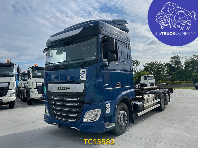 DAF XF Euro6 480 - Транспортер на контејнер/ Камион со променливо тело: слика 1 DAF XF Euro6 480 - Транспортер на контејнер/ Камион со променливо тело: слика 1