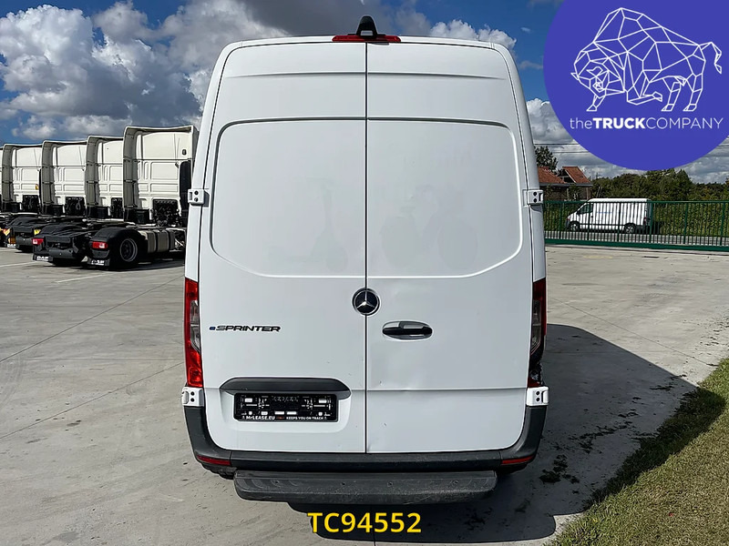 Mercedes-Benz E-Sprinter L2H2 41 kWh - Товарно комбе, Електрично комбе: слика 4 Mercedes-Benz E-Sprinter L2H2 41 kWh - Товарно комбе, Електрично комбе: слика 4