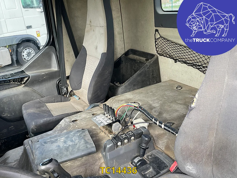 Renault Kerax 370 - Транспортер на контејнер/ Камион со променливо тело: слика 3 Renault Kerax 370 - Транспортер на контејнер/ Камион со променливо тело: слика 3