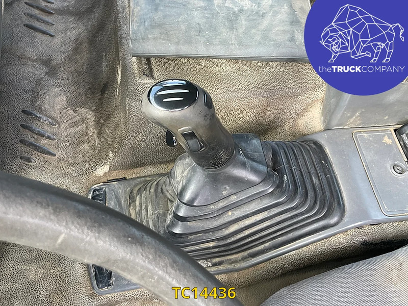 Renault Kerax 370 - Транспортер на контејнер/ Камион со променливо тело: слика 4 Renault Kerax 370 - Транспортер на контејнер/ Камион со променливо тело: слика 4