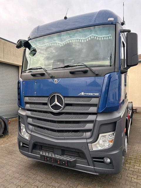 Mercedes-Benz 2548 Mercedes-Benz 2548 - Транспортер на контејнер/ Камион со променливо тело: слика 3 Mercedes-Benz 2548 Mercedes-Benz 2548 - Транспортер на контејнер/ Камион со променливо тело: слика 3