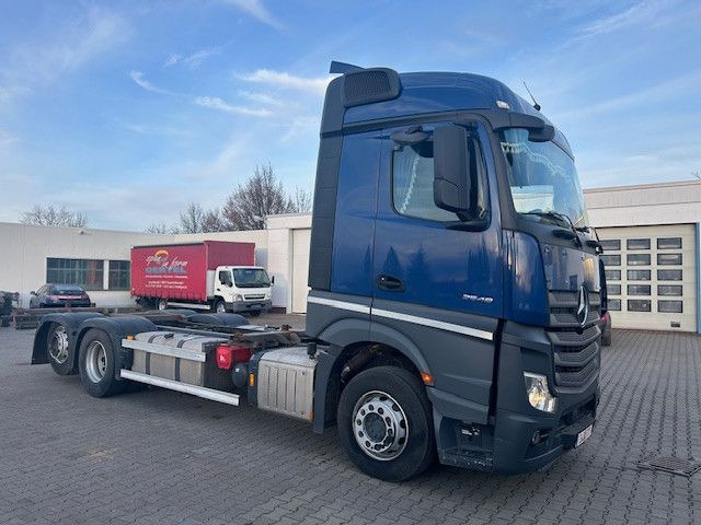 Mercedes-Benz 2548 Mercedes-Benz 2548 - Транспортер на контејнер/ Камион со променливо тело: слика 1 Mercedes-Benz 2548 Mercedes-Benz 2548 - Транспортер на контејнер/ Камион со променливо тело: слика 1