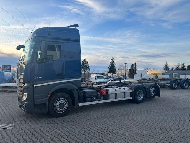 Mercedes-Benz 2548 Mercedes-Benz 2548 - Транспортер на контејнер/ Камион со променливо тело: слика 2 Mercedes-Benz 2548 Mercedes-Benz 2548 - Транспортер на контејнер/ Камион со променливо тело: слика 2