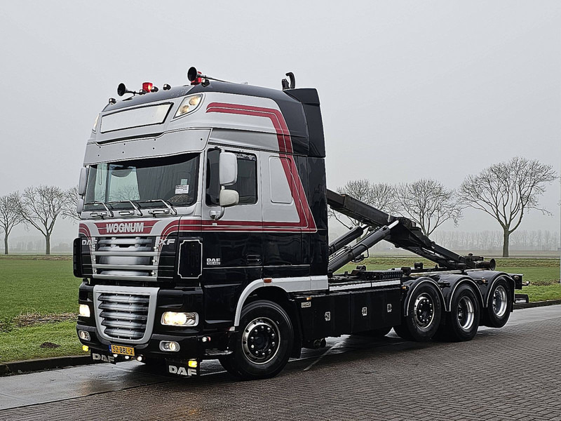 DAF XF 105.460 8X2 FAK SPECIAL ED. - Камион со кука за подигање: слика 2 DAF XF 105.460 8X2 FAK SPECIAL ED. - Камион со кука за подигање: слика 2