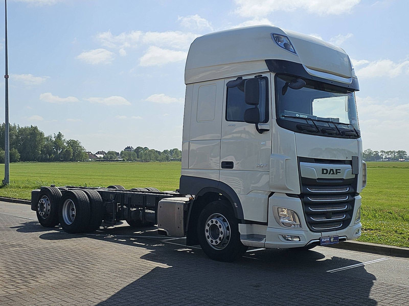 Камион со кабинска шасија DAF XF 480: слика 5