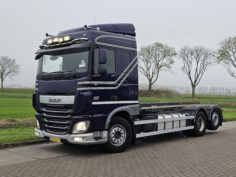 DAF XF 510 6X2 FAN STEERAXLE - Камион со кабелски систем: слика 2 DAF XF 510 6X2 FAN STEERAXLE - Камион со кабелски систем: слика 2