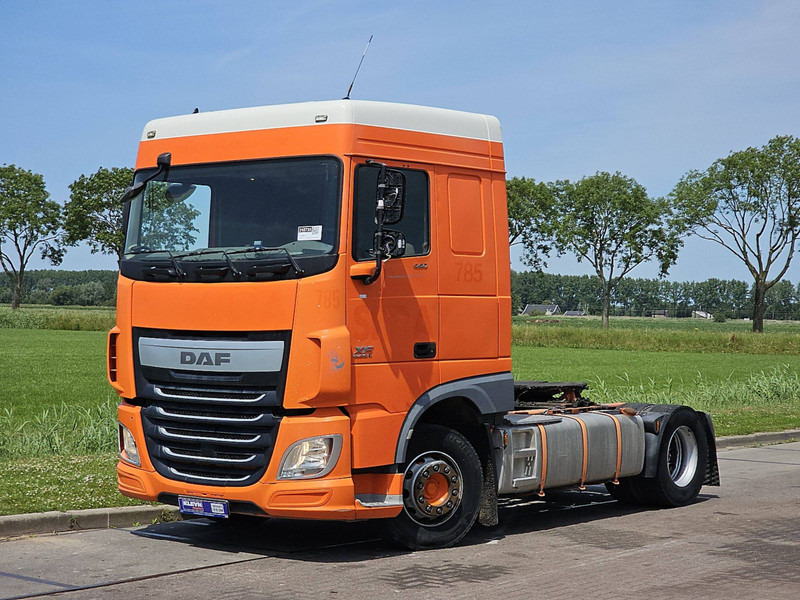 DAF XF 440 SPACECAB MANUAL - Камион влекач: слика 2 DAF XF 440 SPACECAB MANUAL - Камион влекач: слика 2
