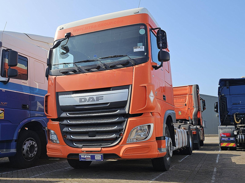 DAF XF 440 SPACECAB MANUAL - Камион влекач: слика 1 DAF XF 440 SPACECAB MANUAL - Камион влекач: слика 1