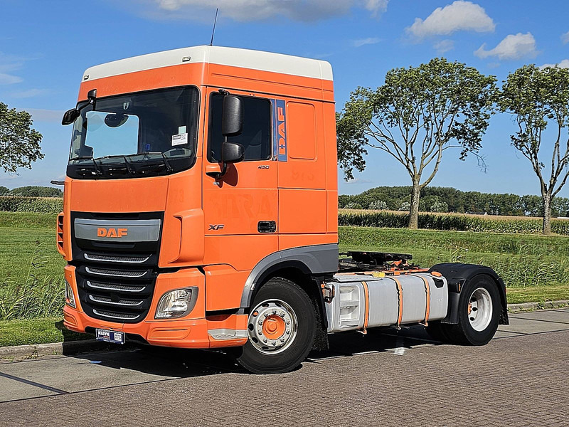DAF XF 450 SPACECAB - Камион влекач: слика 2 DAF XF 450 SPACECAB - Камион влекач: слика 2