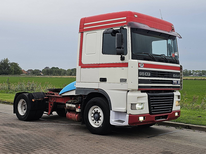 DAF XF 95.380 SPACECAB EURO 2 - Камион влекач: слика 5 DAF XF 95.380 SPACECAB EURO 2 - Камион влекач: слика 5