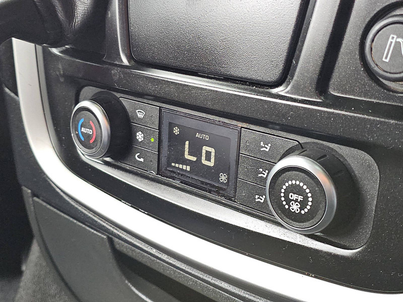 Камион влекач Iveco AS440S40 STRALIS LNG: слика 12