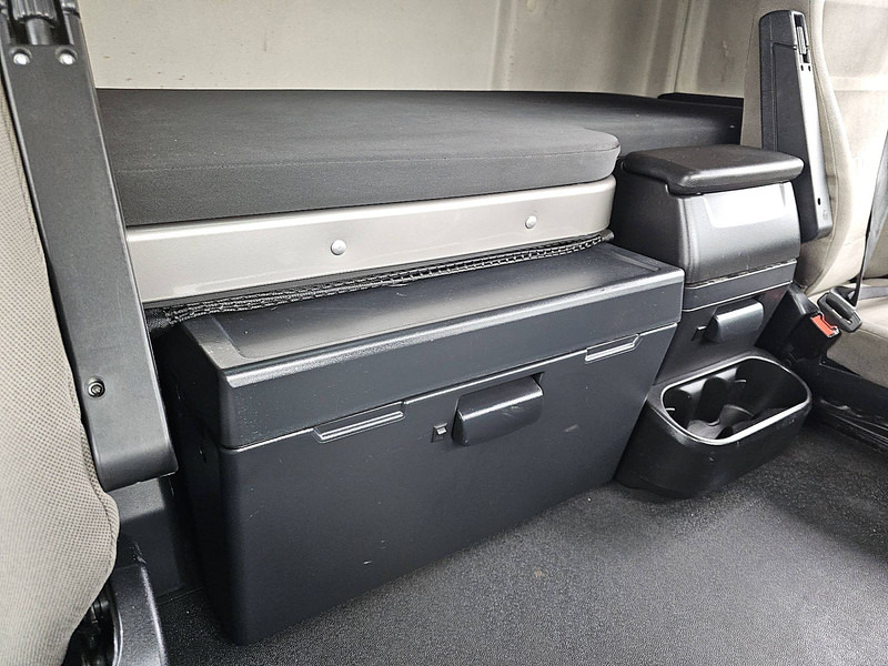 Камион влекач Iveco AS440S40 STRALIS LNG: слика 11