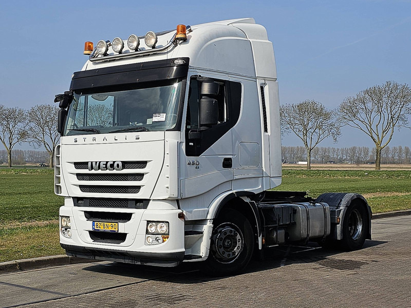 Iveco AS440S45 STRALIS 2XSEAT 2XBED 676TKM - Камион влекач: слика 2 Iveco AS440S45 STRALIS 2XSEAT 2XBED 676TKM - Камион влекач: слика 2