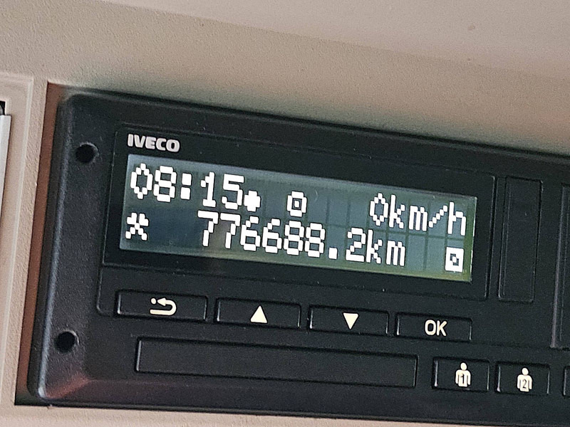 Камион влекач Iveco AS440S46 STRALIS LNG: слика 9