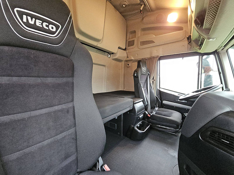 Камион влекач Iveco AS440S46 STRALIS LNG: слика 14