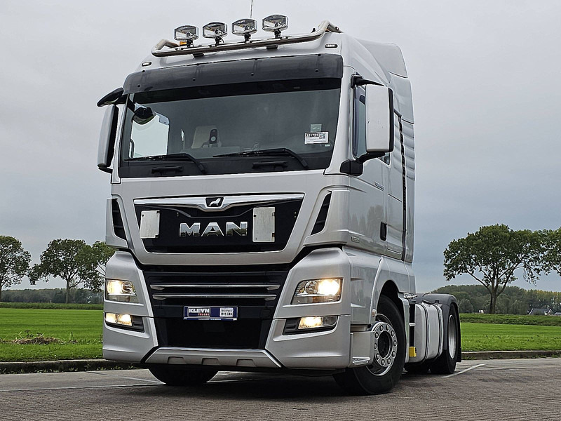 MAN 18.500 TGX XLX 2X TANK NIGHT AC - Камион влекач: слика 1 MAN 18.500 TGX XLX 2X TANK NIGHT AC - Камион влекач: слика 1