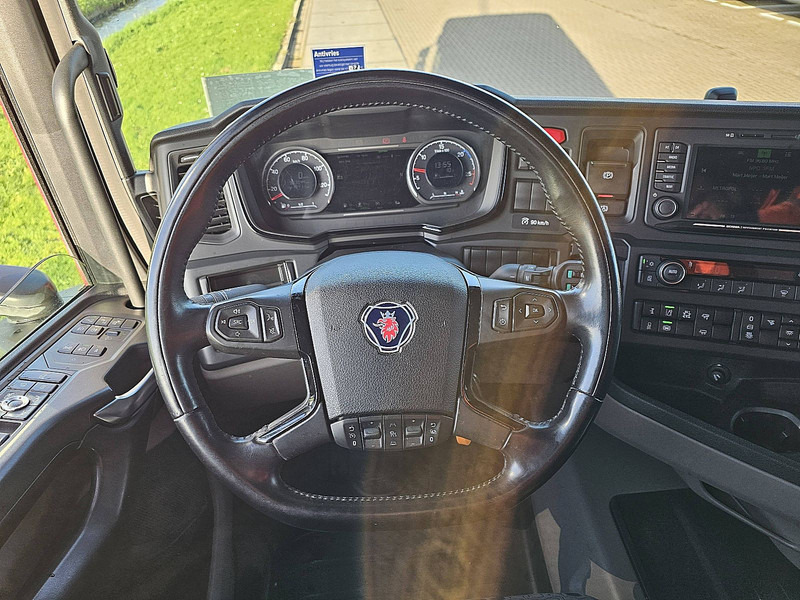 Камион влекач Scania R460 SUPER: слика 13