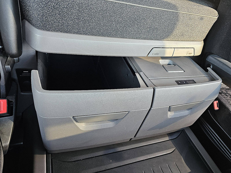 Камион влекач Scania R460 SUPER: слика 12