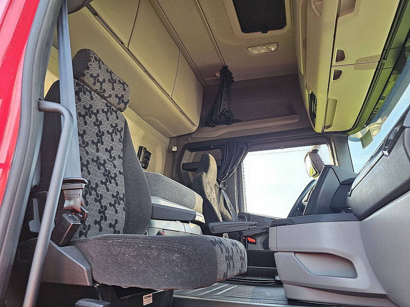 Камион влекач Scania R460 SUPER: слика 7