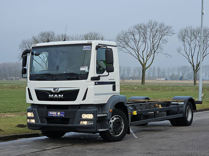 MAN 18.290 TGM 19T WB 578 AIRCO - Камион со кабинска шасија: слика 2 MAN 18.290 TGM 19T WB 578 AIRCO - Камион со кабинска шасија: слика 2