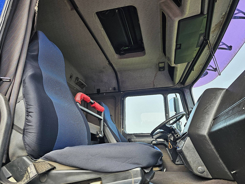 Камион со кабинска шасија MAN 26.414 F2000 6X4 STEEL MANUAL: слика 7