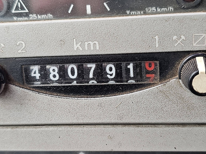 Камион со кабинска шасија MAN 26.414 F2000 6X4 STEEL MANUAL: слика 8