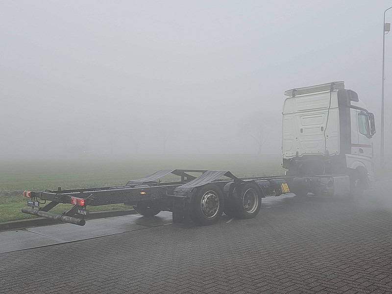 Mercedes-Benz ACTROS 2540 - Камион со кабинска шасија: слика 3 Mercedes-Benz ACTROS 2540 - Камион со кабинска шасија: слика 3