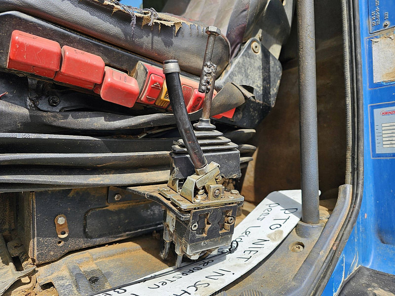 Лизинг на Mercedes-Benz ACTROS 3240 8X4 FULL STEEL Mercedes-Benz ACTROS 3240 8X4 FULL STEEL: слика 12