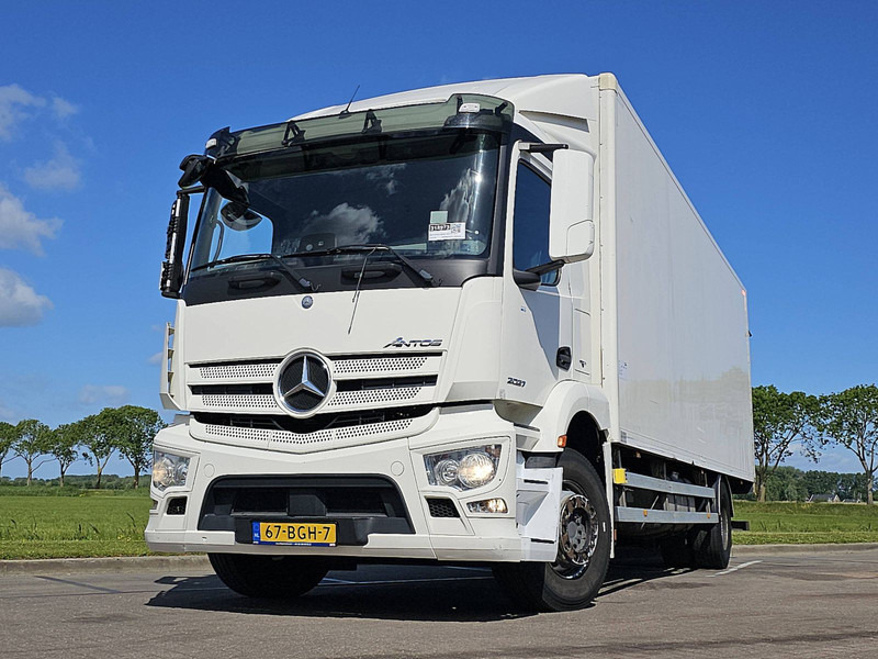 Mercedes-Benz ANTOS 1827 TYPE: 2027 - Камион сандучар: слика 1 Mercedes-Benz ANTOS 1827 TYPE: 2027 - Камион сандучар: слика 1
