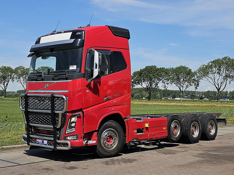 Volvo FH 650 8X4 RETARDER - Камион со кабинска шасија: слика 2 Volvo FH 650 8X4 RETARDER - Камион со кабинска шасија: слика 2