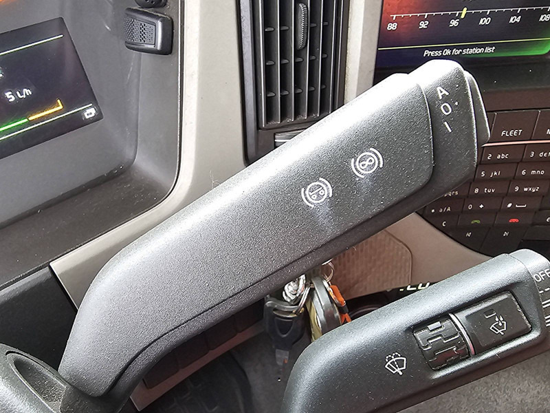 Камион сандучар Volvo FM 370 19.5T 2.5T LIFT AIRC: слика 11