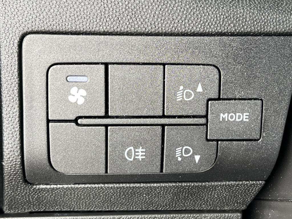 Citroën Jumper 4X4 Dangel Live Klima 8-Sitzer Rollstuhl - Автомобил: слика 4 Citroën Jumper 4X4 Dangel Live Klima 8-Sitzer Rollstuhl - Автомобил: слика 4