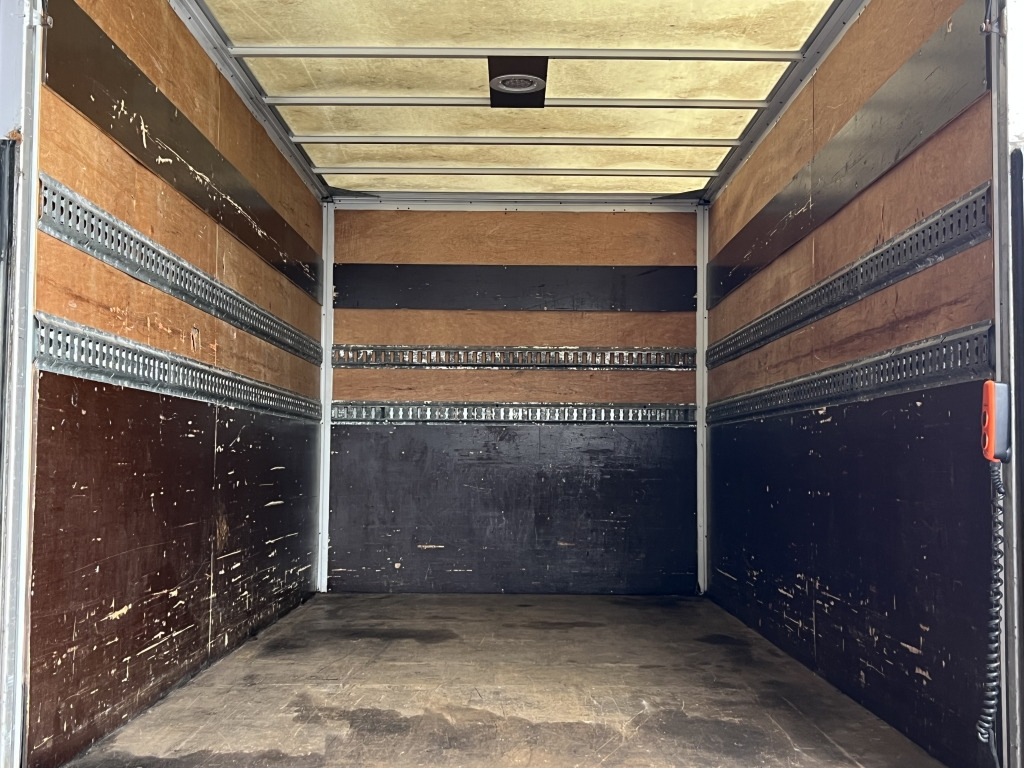 Iveco Daily 35C18 3.0 Euro4 Tempomat 4,15m Koffer+ LBW - Комбе фургон: слика 2 Iveco Daily 35C18 3.0 Euro4 Tempomat 4,15m Koffer+ LBW - Комбе фургон: слика 2
