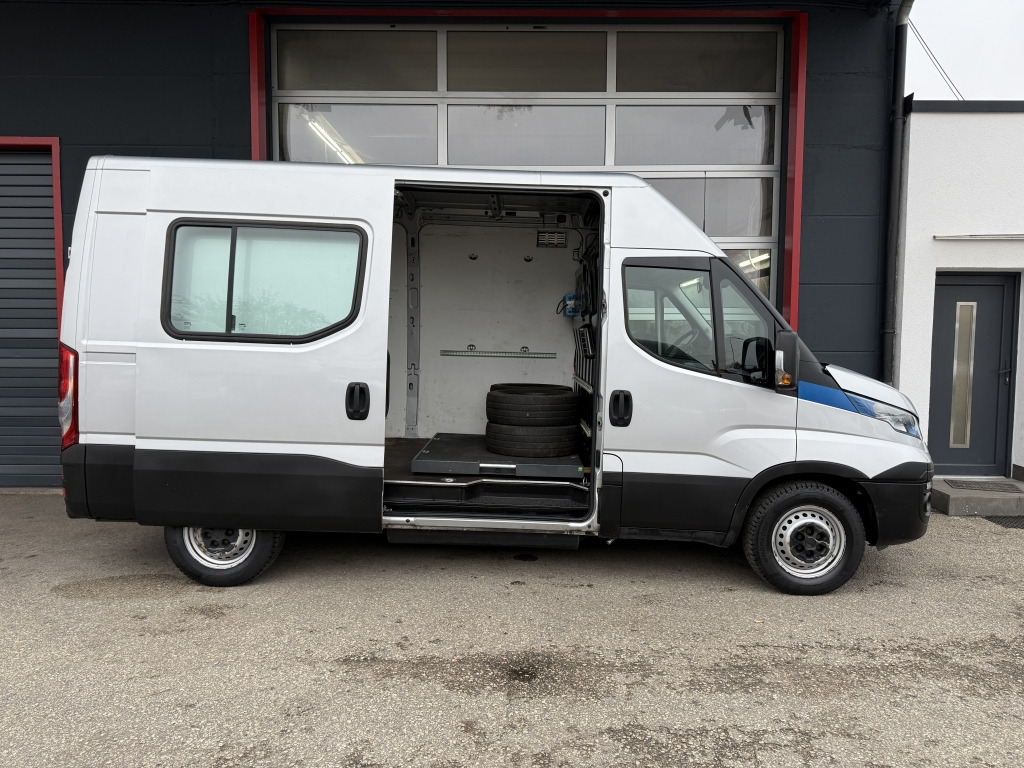 Iveco Daily 35S14 CNG Erdgas Klimaaut. Sitzheizung - Товарно комбе: слика 2 Iveco Daily 35S14 CNG Erdgas Klimaaut. Sitzheizung - Товарно комбе: слика 2