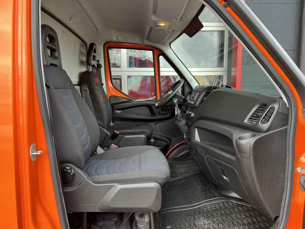 Iveco Daily 35S14 Klima Orig.127'km Küche Doppelbett - Кампер: слика 5 Iveco Daily 35S14 Klima Orig.127'km Küche Doppelbett - Кампер: слика 5