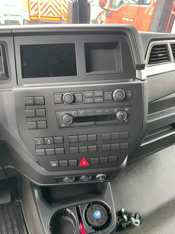 MAN TGM 12.290 Klimaauto. NAVI 7,9 Koffer+LBW Unfall - Камион сандучар: слика 3 MAN TGM 12.290 Klimaauto. NAVI 7,9 Koffer+LBW Unfall - Камион сандучар: слика 3