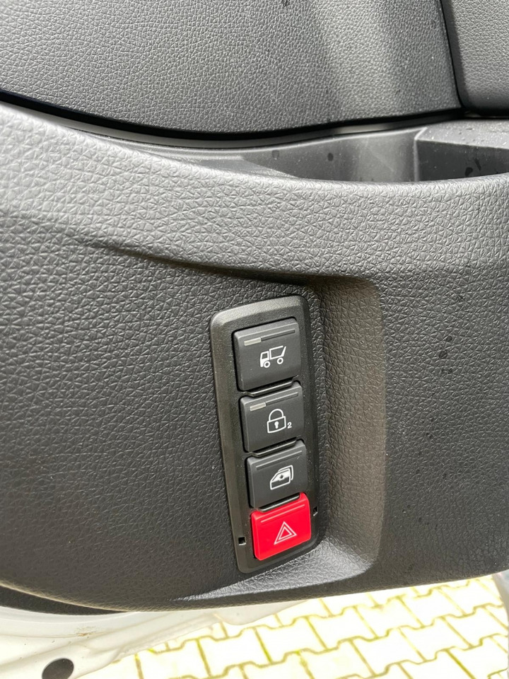 MAN TGM 12.290 Klimaauto. NAVI 7,9 Koffer+LBW Unfall - Камион сандучар: слика 5 MAN TGM 12.290 Klimaauto. NAVI 7,9 Koffer+LBW Unfall - Камион сандучар: слика 5