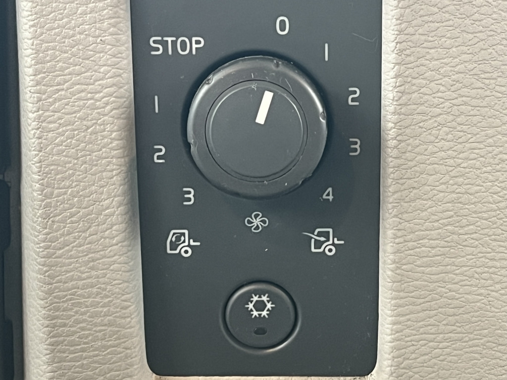 Volvo FL 260 7,2m LBW Klima Tempomat AHK Orig. 125'km - Камион со церада: слика 2 Volvo FL 260 7,2m LBW Klima Tempomat AHK Orig. 125'km - Камион со церада: слика 2