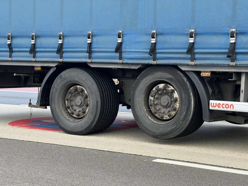 Wecon AZ218LN Jumbo Tandem 7,6m P+P Luftfederung - Приколка со церада: слика 3 Wecon AZ218LN Jumbo Tandem 7,6m P+P Luftfederung - Приколка со церада: слика 3