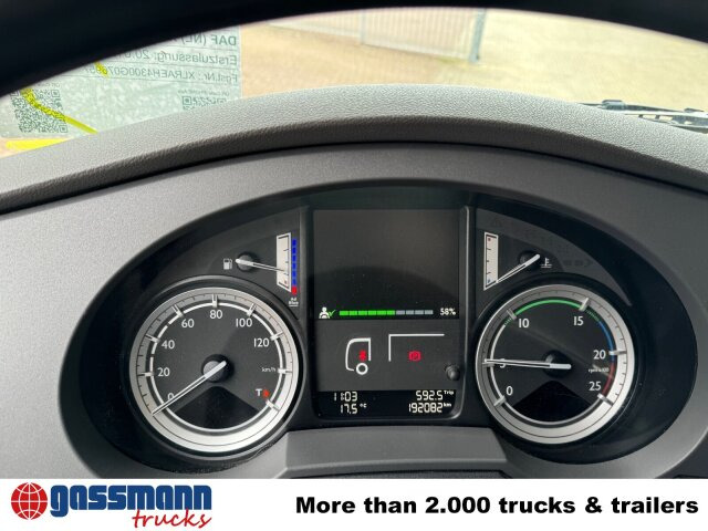 DAF XF 410 FA 4x2, Fahrschule, 2x AHK, 6 Sitze - Камион со платформа: слика 4 DAF XF 410 FA 4x2, Fahrschule, 2x AHK, 6 Sitze - Камион со платформа: слика 4