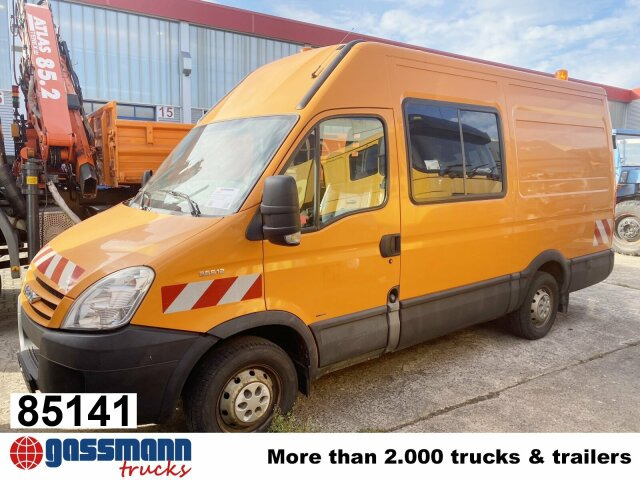Iveco Daily 35S12 2,3 HPI 4x2, 8 Sitzplätze - Комби со двојна кабина: слика 1 Iveco Daily 35S12 2,3 HPI 4x2, 8 Sitzplätze - Комби со двојна кабина: слика 1