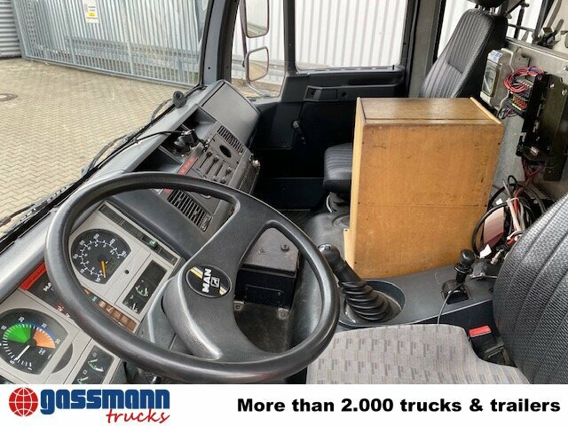 MAN 10.224 LC 4x2 BB Doka, TLF16/12, 6-Zylinder - Противпожарен камион: слика 4 MAN 10.224 LC 4x2 BB Doka, TLF16/12, 6-Zylinder - Противпожарен камион: слика 4