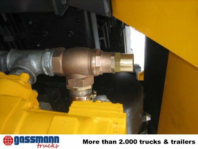 MAN TGA 26.430 6x6 - Камион цистерна: слика 2 MAN TGA 26.430 6x6 - Камион цистерна: слика 2