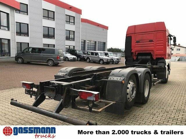 Камион со кабинска шасија MAN TGA 26.440 6x2-2BL: слика 10